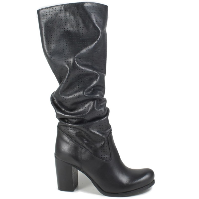 Perforated High Boots with Heel 'Wave' - Black