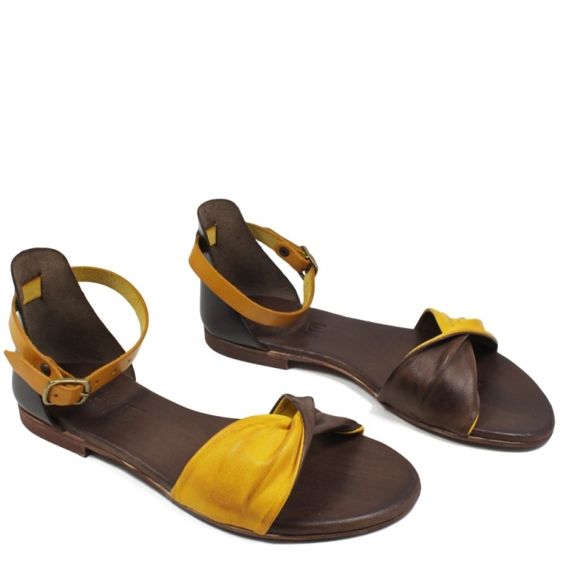 Flat Sandals in Genuine Leather "Procida" - Brown/Ocher