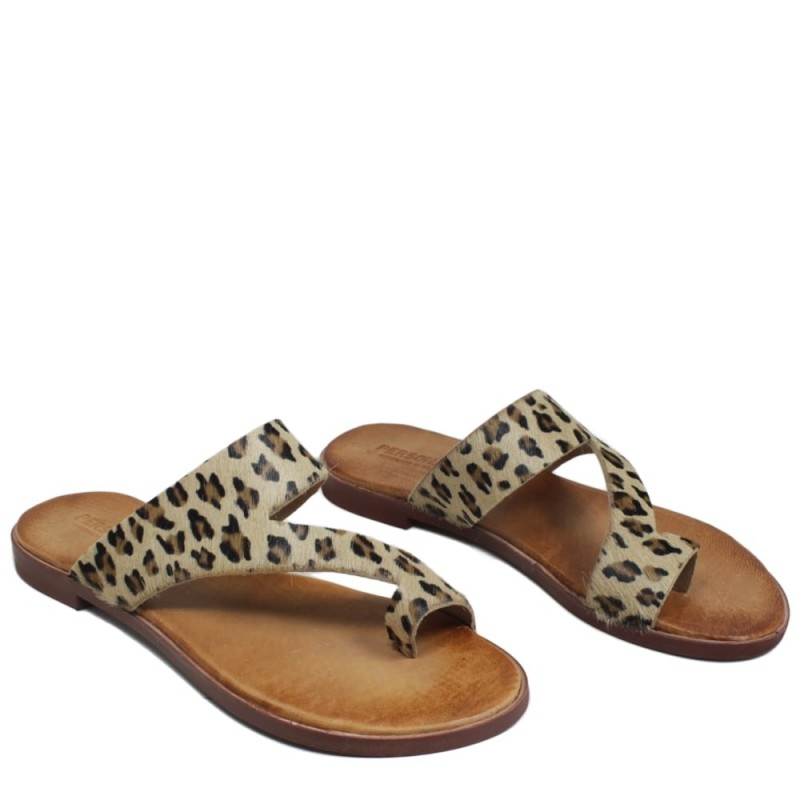 sandali bassi leopardati