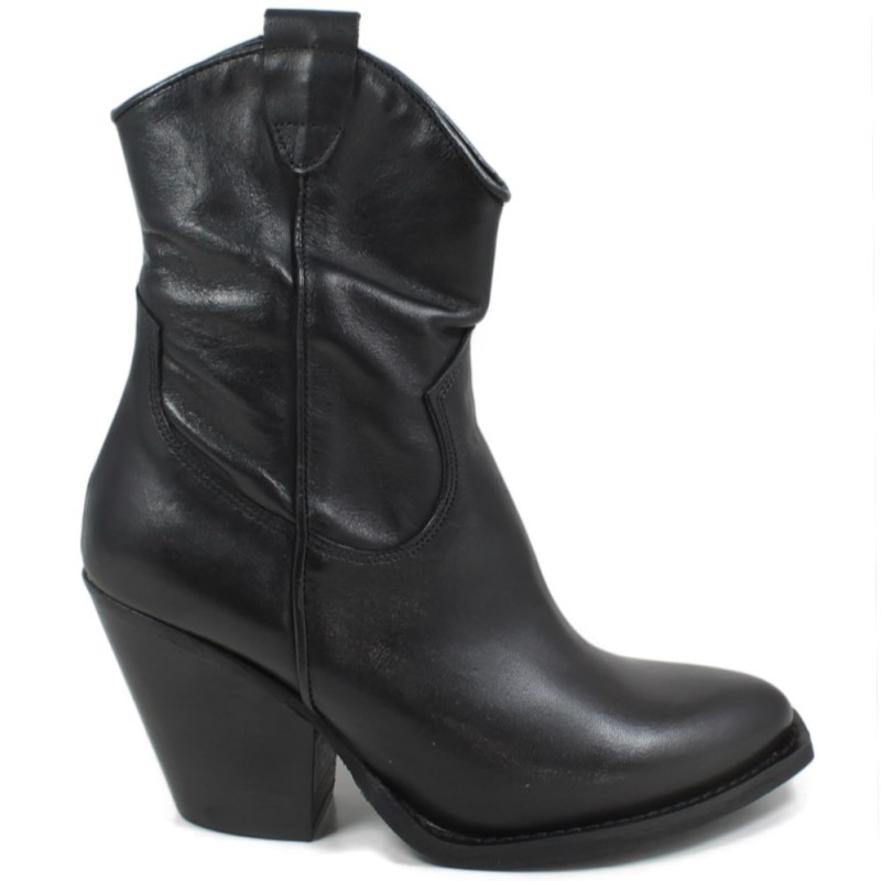 Texan Low Boots with Heels '121' - Black