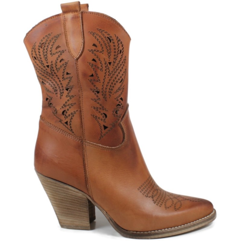 Low Texan Camperos Boots Lasered High Heels 'Leny" - Tan