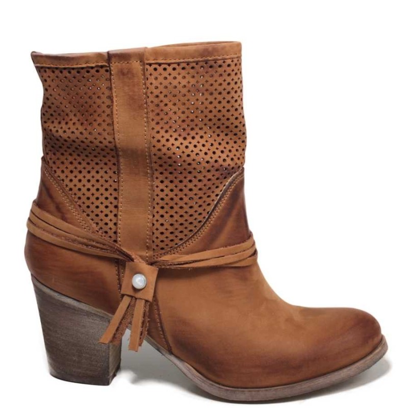 Mid Heel Boots Perforated 'T59' - Tan