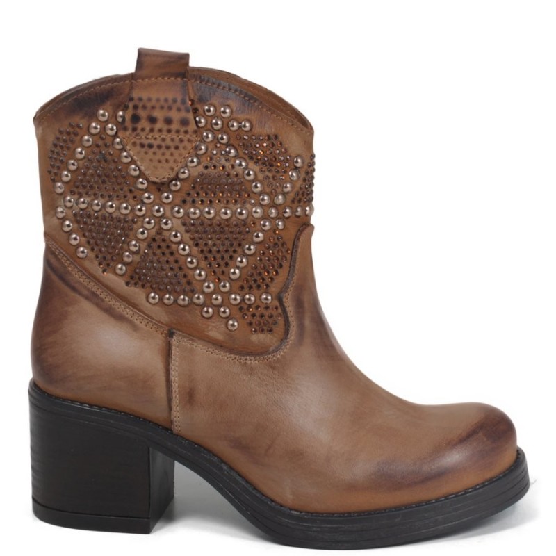 Ankle Biker Boots with Heel and Studs 'Tex04' - Tan