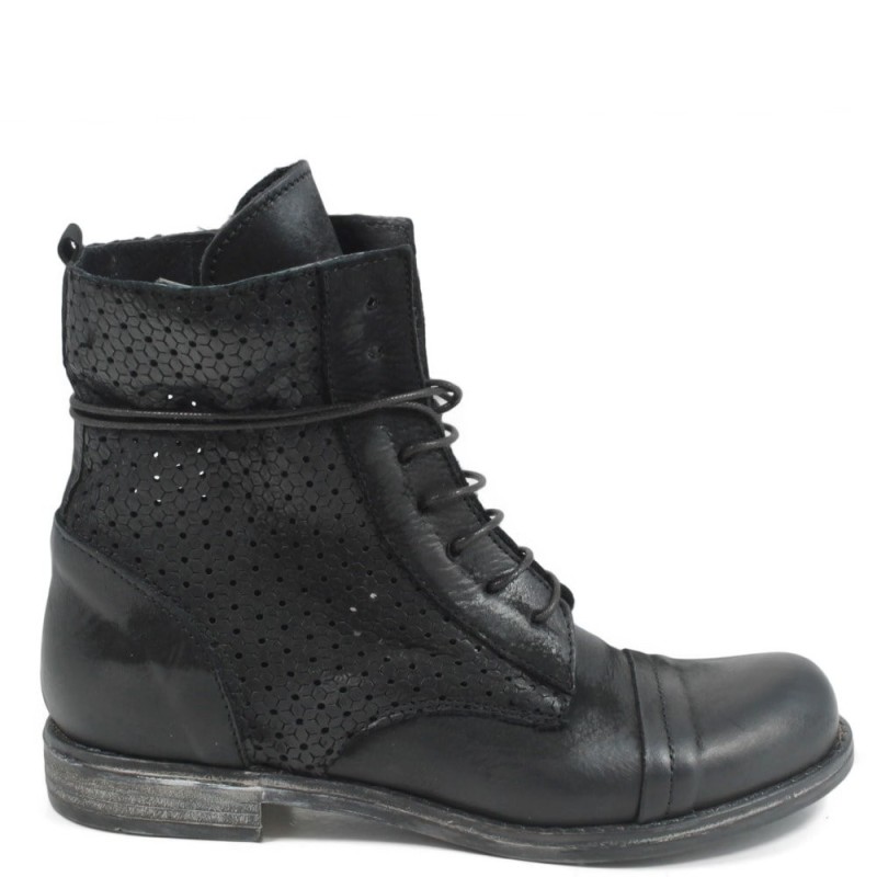Lace-Up Biker Boots Perforated "Honey" - Black