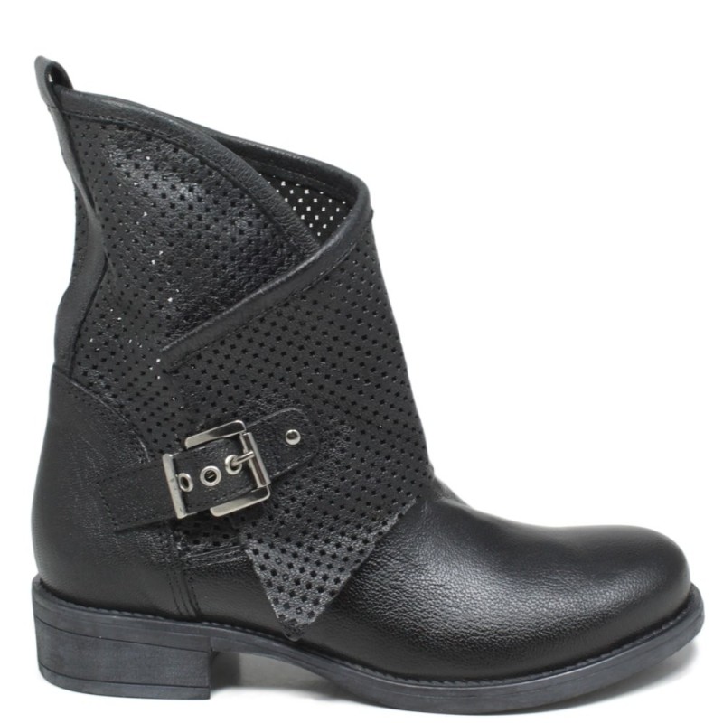 Perforated Low Biker Boots 'MANTRA/B' - Black
