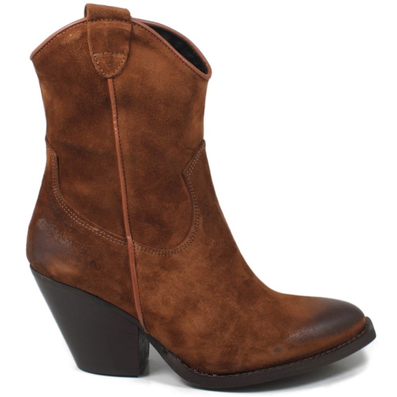 Texan Suede Low Boots with Heels '121' - Tan